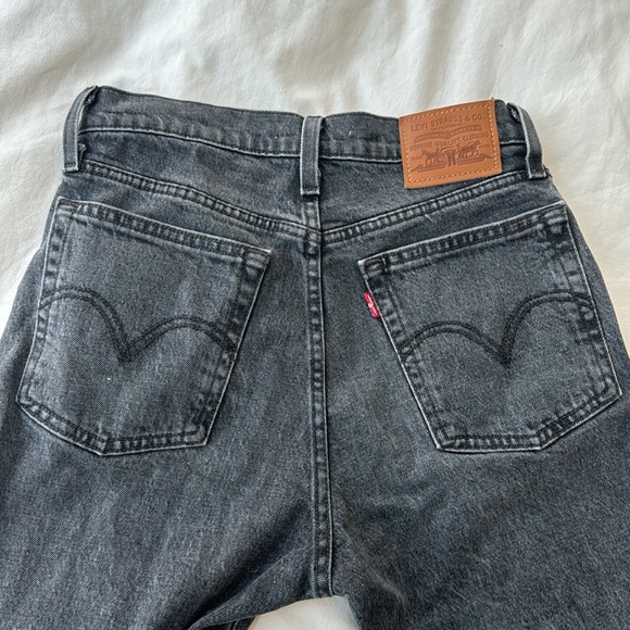 Levi Wedgie Fit Straight Women’s Jeans 25 - Picture 8 of 9